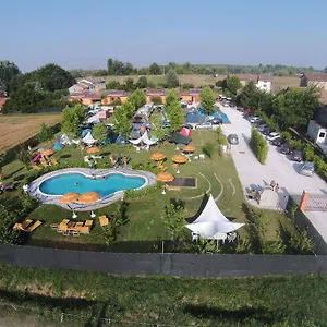 ** Ferienpark Lucciole Nella Nebbia Italien